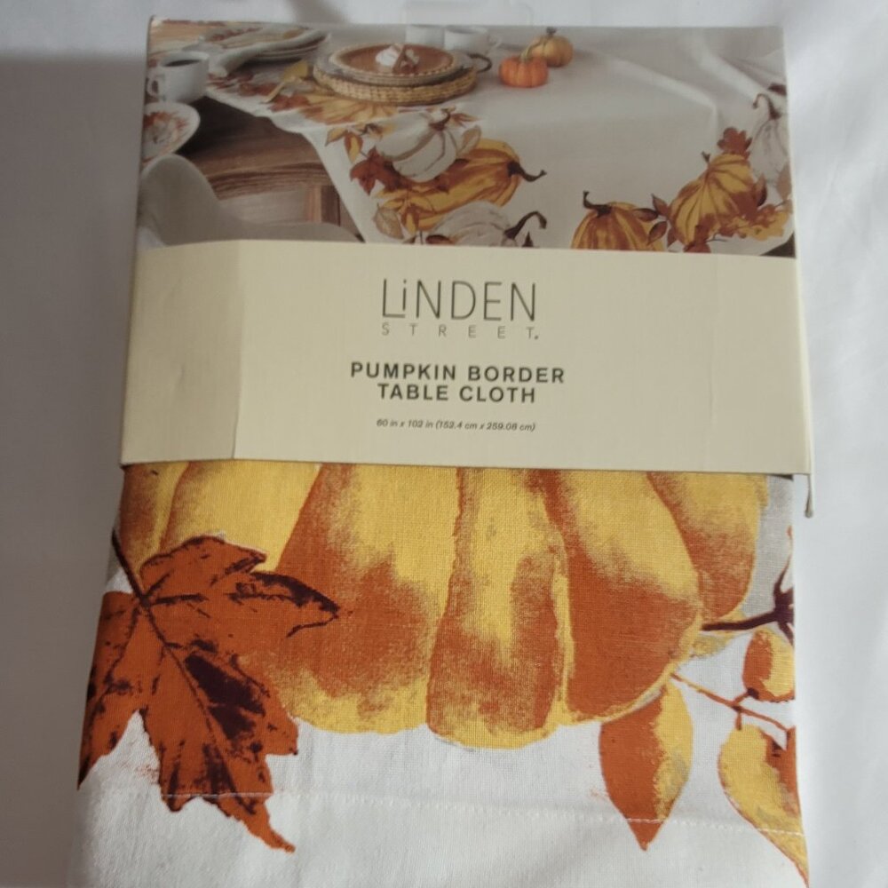 Linden Street Pumpkin Border Table Cloth 60" x 102"